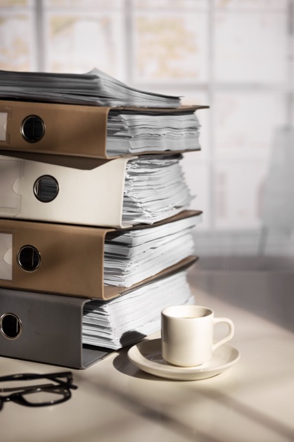 still-life-documents-stack - Moyenne